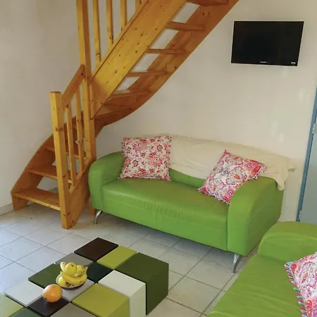 2 Bedroom Cozy In -