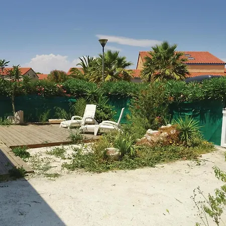 2 Bedroom Cozy In -